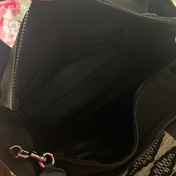 Marc Jacob’s The Tote Bag - Picture 7 of 7
